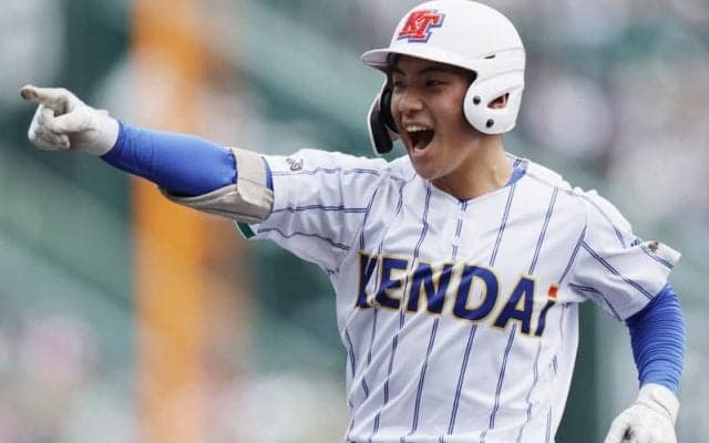 健大高崎が春夏通じて甲子園初優勝　報徳学園降す　センバツ