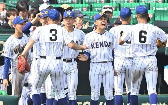 健大高崎が群馬県勢初V　報徳学園を破る…本塁打ゼロ＆2年生投手のみの継投で頂点