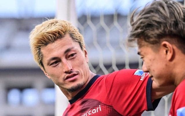 「ルーキーの優磨懐かしいな」鹿島FW鈴木優磨のJ1通算50ゴール記念グッズのビジュアルが話題！「メインスタンドに向かって走ってくる場面じゃん」「感慨深い」の声