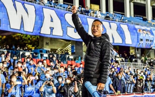 「エモい」鄭大世氏ら東京駅での「静岡ダービー」ショットにファン興奮！「メガネ川島かっこよすぎてヤバい」「懐かしい〜」などの声