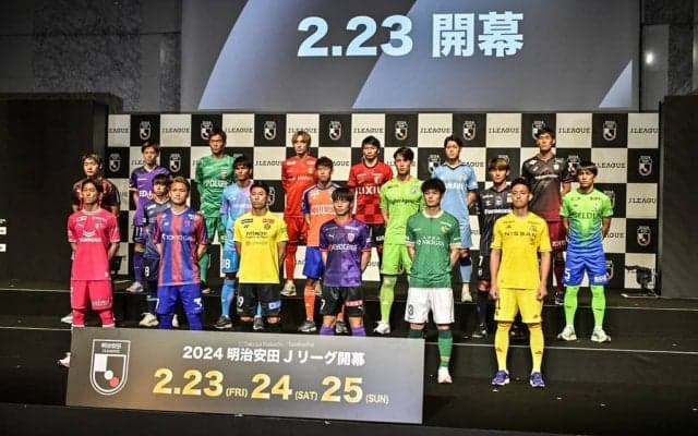 「家長と鈴木優磨の変わりっぷりが」Jリーグが公開したJ1・20チームの代表選手の「プロ1年目と現在との比較写真」が大反響！「昨日撮ったやつでしょ笑」の声が出た選手も