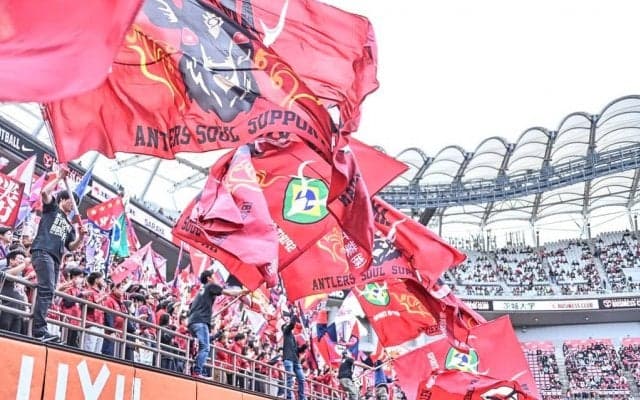 「おじさんホイホイエンブレム！」J1鹿島の「4月1日限定エンブレム」にファン反応！「いやワロタ」「まさかのコラボ」などの声