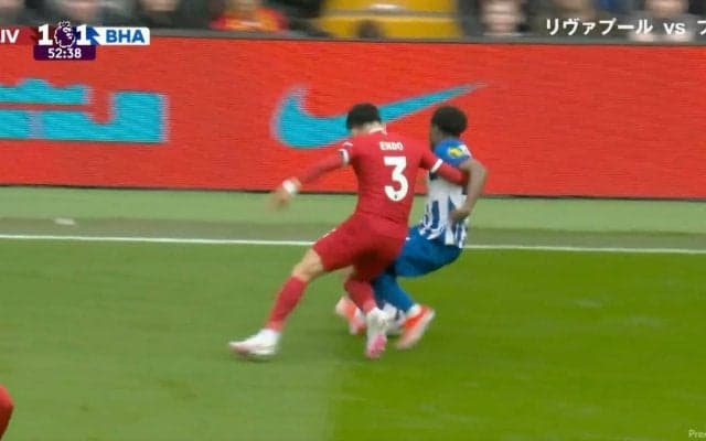 「追いつくのかよ！」「世界最高レベル」リバプール遠藤航がブライトンのスピードスターを圧倒的に潰して“完全完封”　爆速スピードで鬼プレスを炸裂した瞬間　