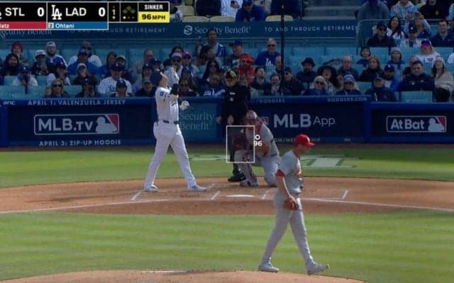 大谷翔平が思わずキレた…！？ 「ミスジャッジだろ」「審判どこ見てんだよ！」見送ったボールが“まさかのストライク” 厳しい判定にファンも怒り