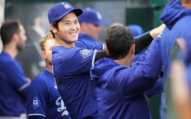 「はあ…あの…」挙動おかしい大谷翔平　“見つめ合う2人”に衝撃「何これかわいい」