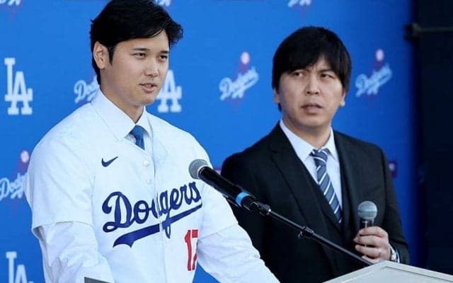 ド軍公式から「一平さんが消された…」　大谷入団会見にも“映らず”日米驚き「悲しい」