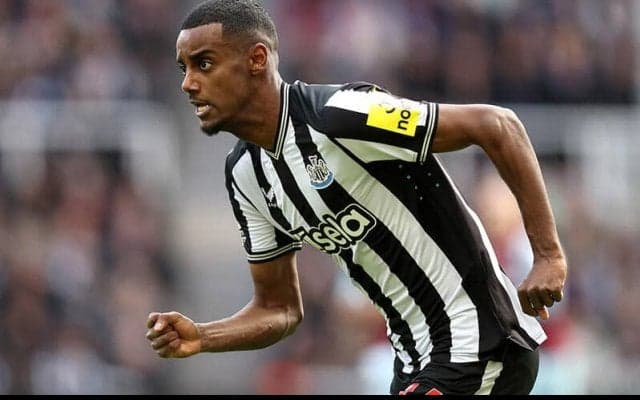 ニューカッスルは今夏の主力売却を迫られるも…イサクへのオファーは受け付けず？