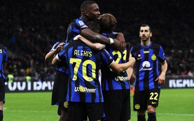 「美しすぎ」「サッカーとはこういうもの」インテルがGKから始まるパス7本でゴールを奪い切る！ファンが流れるパスワークを称賛