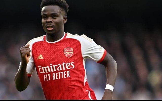 シティ戦負傷交代のサカ、大事には至らずルートン戦出場へ