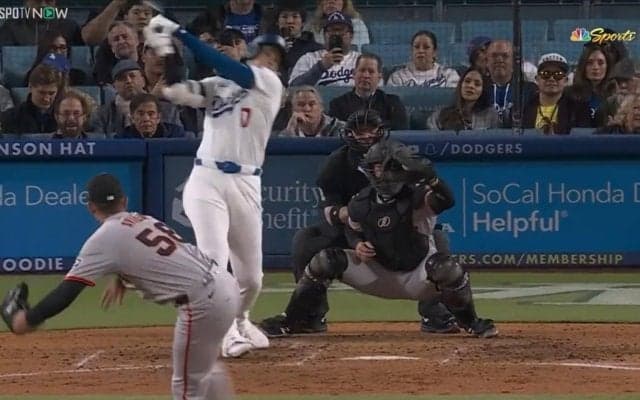 なんだか冴えない大谷翔平の顔 新人投手に力でねじ伏せられた直後のベンチ内での様子が切なげ「調子あがらんなー」「悩んでるね」