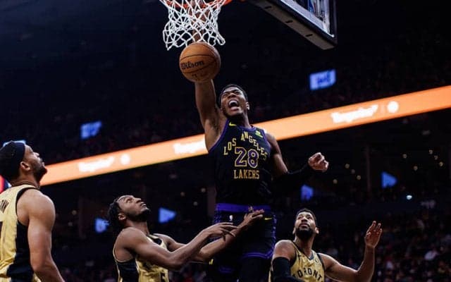 八村塁、ダンクや3Pなどで5戦連続2ケタの14得点…レイカーズはラプターズを下して2連勝