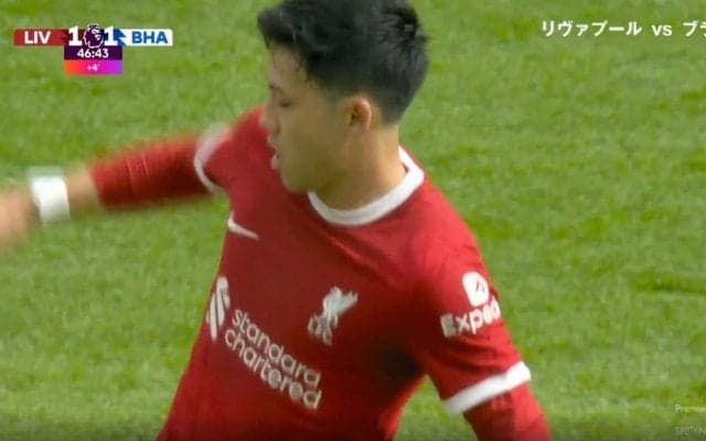 気づいたら相手が吹っ飛んでいた！リバプール遠藤航が“絶妙すぎるタックル”を炸裂した瞬間　天才的な危機察知能力を発揮→カウンター攻撃を読み切る