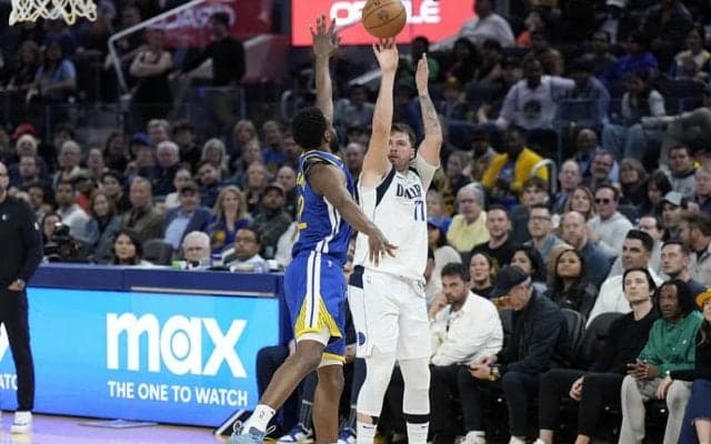 ルカ・ドンチッチが今季258本目の3ポイントをヒット…1シーズンの球団新記録を樹立