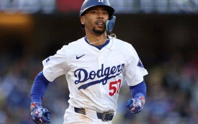 「地球上で最も熱い！」ドジャースの快進撃をけん引するベッツの異才ぶりを米記者も絶賛！大谷は自己ワーストの開幕37打席ノーアーチ