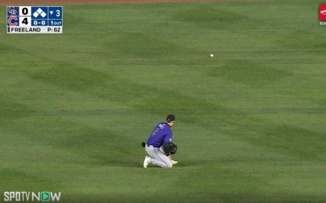 観客ブチギレ！あいつ、またやりやがった… カブス・鈴木誠也は大歓喜　もはや草野球レベルの“大守乱”ロッキーズの拙守に批判殺到「悪夢の2日間」「下手すぎる」 