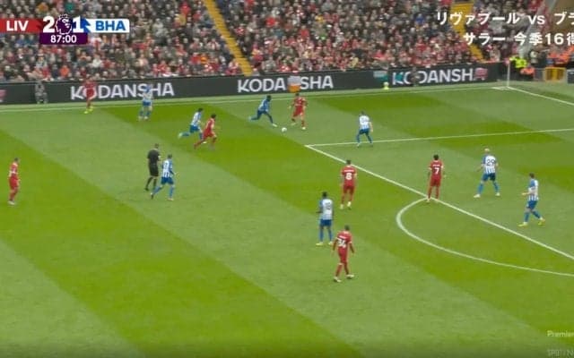 スタジアム熱狂！リバプール遠藤航が華麗すぎる“パス連携”→守備陣を完全崩壊させた瞬間　“デュエル王”と“神”の胸熱コンビネーション