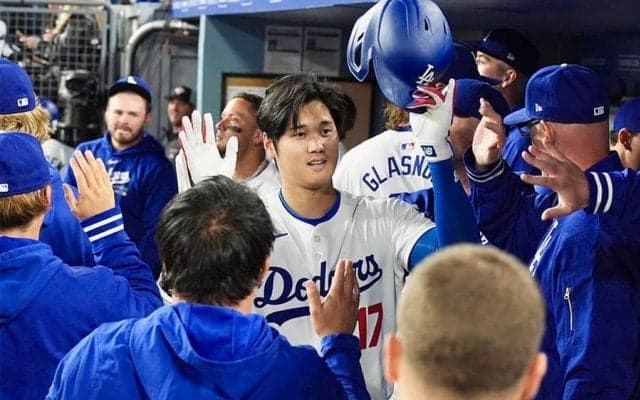 待望1号の大谷翔平へ…顔面に“ひまわりの種”　「全員が喜んでいた」張本人明かす舞台裏