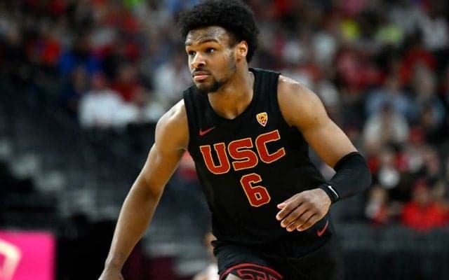 レブロン・ジェームズが息子ブロニーの“編入の噂”に言及「どんな決断でもサポートする」