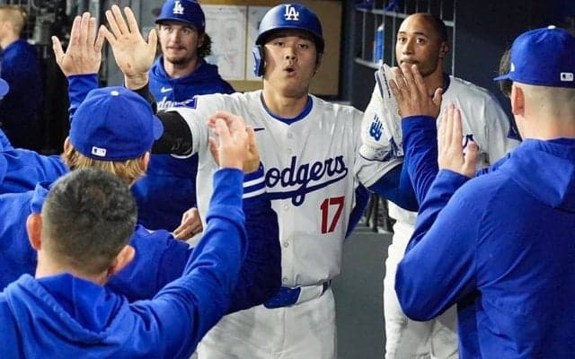 離脱中の同僚が神対応　大谷翔平1号の直前に…ベテランが示した“チームの結束”