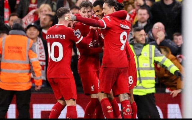 マク・アリスターがジェラード彷彿のスーパーミドル弾！　遠藤不在も最下位相手に完勝したリバプールが首位堅守【プレミアリーグ】