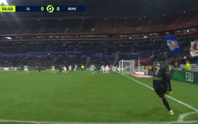 「本当にいいボール蹴るよな」伊東純也、先制の起点となった正確すぎるピンポイントクロスに脚光 チャンスクリエイト数もリーグトップに