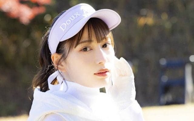 雪平莉左が最後のゴルフレッスンでもメキメキ上達！　ファウェイウッドをきれいにミートする方法とは？