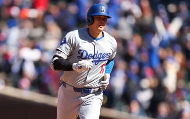 大谷翔平が「片手で打っちゃった」　解説も驚愕…技あり2号に米興奮「またやった！」