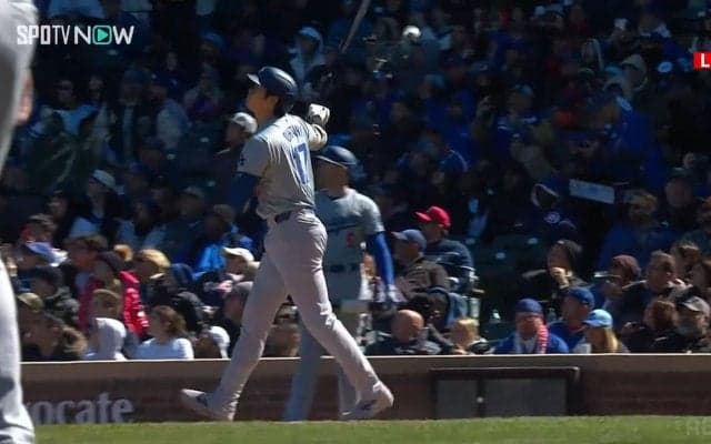 大谷翔平、2戦連発！今季初の“確信歩き”にもファンは打ち方に仰天しまくり「払っただけに見えた」「フルスイングしてないやん」