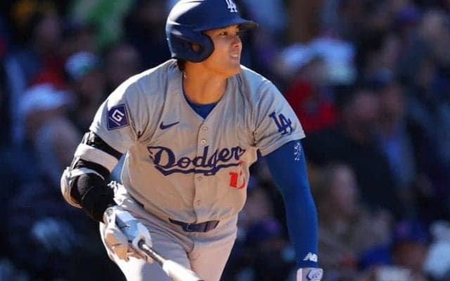 大谷翔平が見せた規格外のパワー 衝撃の右手一本弾にMLB204勝の大投手も舌を巻く「ほとんど片手じゃないか！」