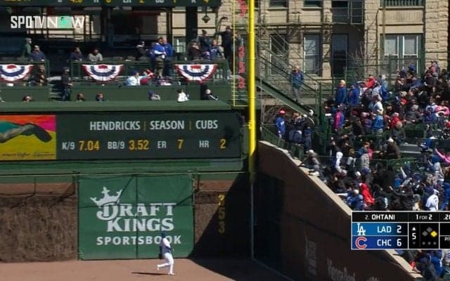 また俺の上、飛んでったな…鈴木誠也、2年連続で大谷翔平の驚愕アーチを見送る事態に 昨年は弾丸ライナー、今年は片手打ち