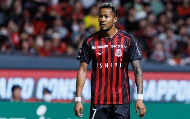 札幌FW鈴木武蔵が幼少期の写真と共に父の他界を報告「大人になってから彼に会いたかった」