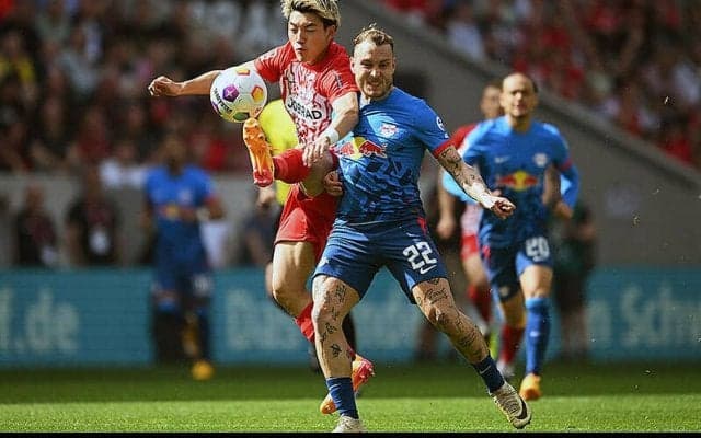 堂安律フル出場もフライブルクはライプツィヒに大敗…2G2Aのオペンダがリーグ戦20ゴールの大台に【ブンデスリーガ】