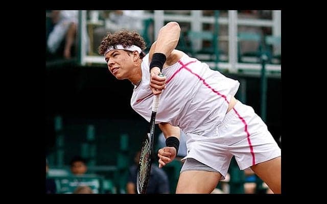  21歳シェルトン、クレーで初V王手 