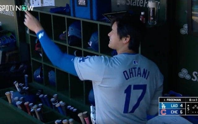 大谷翔平はもう大丈夫なのか…？ もはや通訳はいらないレベル？　ベンチでチームメイトたちとめちゃくちゃ楽しそうに談笑する“ほっこりシーン”