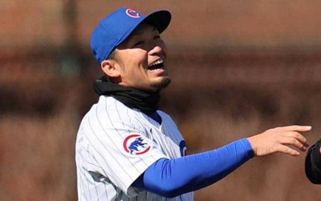 グラブの位置まで似てる…鈴木誠也が「クオリティ高い」　ファン爆笑の山本“イメトレ”