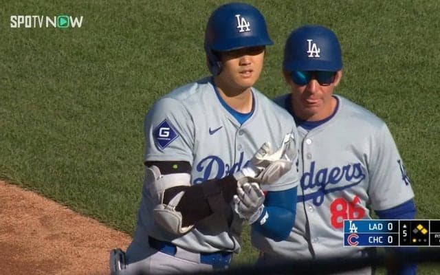 もうただのヒットじゃ満足できない…大谷翔平、ドン詰まり安打も塁上でちょっと不満げ「ヒットだからいいじゃんってならないんだな」