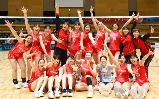 V1女子V Cup　デンソーがフルセットの接戦を制し優勝