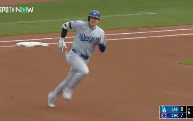 一体、何が起きた…！？ 大谷翔平に一瞬でも隙を見せたらヤバすぎると話題に　カブス・鈴木誠也の痛恨の“捕球ミス”で一気に三塁まで到達