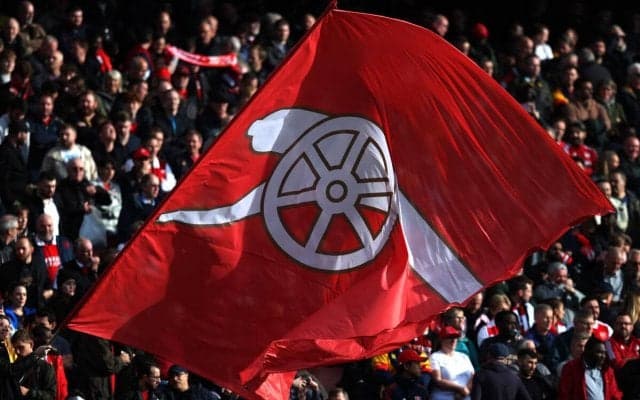 「まさかの!?」「グーナーやったん!?」アーセナルファン騒然、池田エライザさんのインスタ投稿が大きな話題に