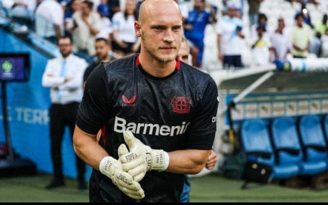 レバークーゼン、下部組織育ちの第3GKロムと2027年まで契約延長