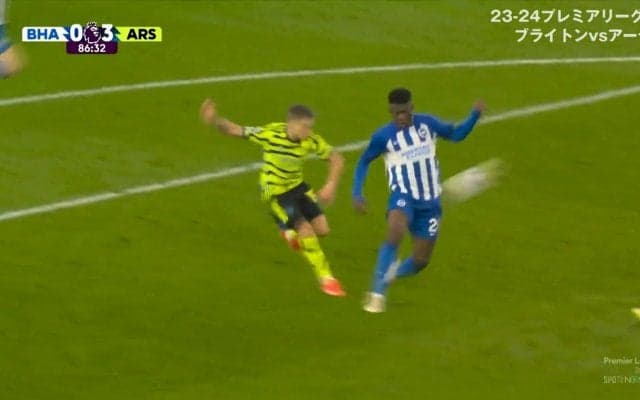 「煽ってるやん」元“三笘のライバル”トロサールが古巣の息の根を完全に止める一撃！ドリブル独走からGKの頭上を越える芸術的ループを決めてサポーターに衝撃の“煽り”パフォーマンス「サイコパスｗ」