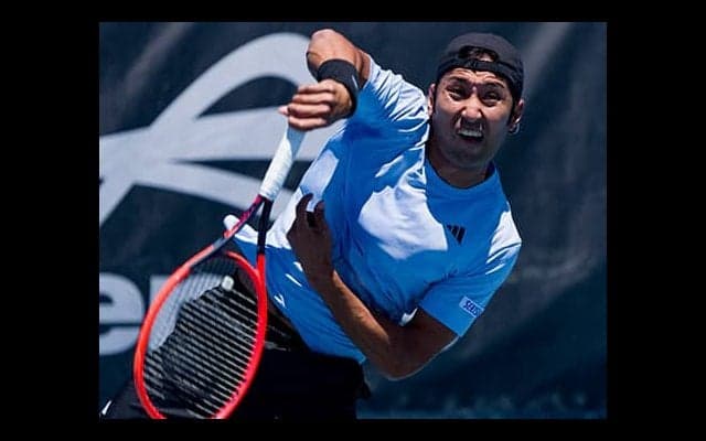  内山靖崇、島袋将下し初戦突破 