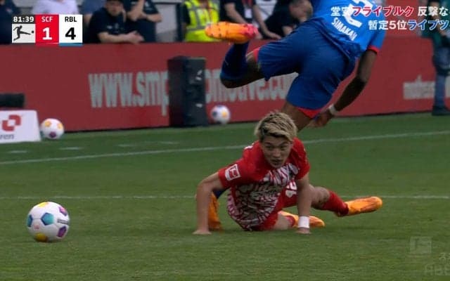 「ブルーロックやん！」堂安律の“ピンポイント完璧タックル”が炸裂した瞬間！ スタジアム大歓声で「これが日本の10番だ！」「レベチだ」「ナイス気合い」など称賛続々