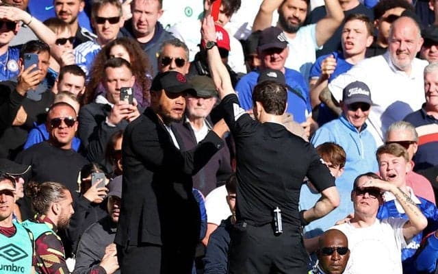 チェルシー戦でレッドカードのコンパニ監督が2試合出場停止処分に、降格圏のバーンリーは痛手