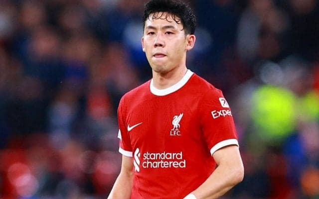 「疲れているように見えた」「彼の夜ではなかった」ホームで惨敗のリバプール、遠藤航は他の選手同様に厳しい評価「調子を崩していた」