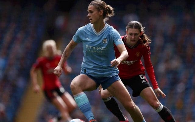 優勝争うシティ女子、右SBカスパリが\"攻撃的ジェスチャー\"の制裁で出場停止と31万円の罰金処分に