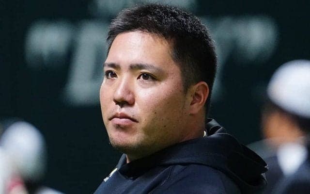 鷹・山川穂高、“一番乗り”で古巣グラウンド登場　元同僚に挨拶回り…公式戦は今季初対戦