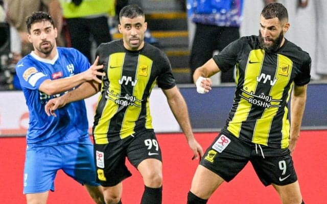 衝撃の蛮行…敗戦口論後に選手がスタンドへ水かけ報復にファンが鞭打ち　ベンゼマやカンテも先発のサウジ・スーパー杯