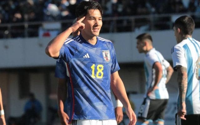 【パリ行きの命運を託された23選手】明治大からドイツ行き！ 得点感覚鋭いウインガー・佐藤恵允