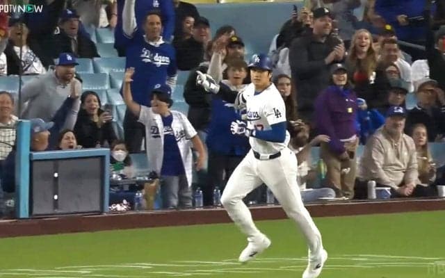本拠地が大谷翔平に…メジャー通算175号で密かに表示されていた感動的なメッセージ「誇らしい」「これは泣ける」ファン感涙